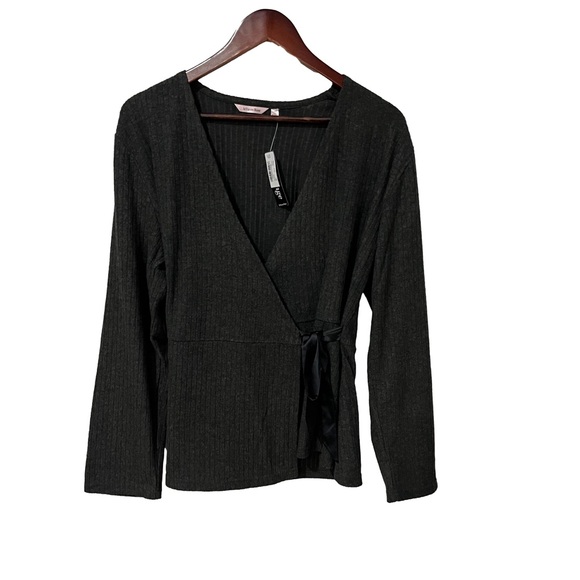 Le vie en rose Tops - La vie en rose grey long sleeve lounge top size XL